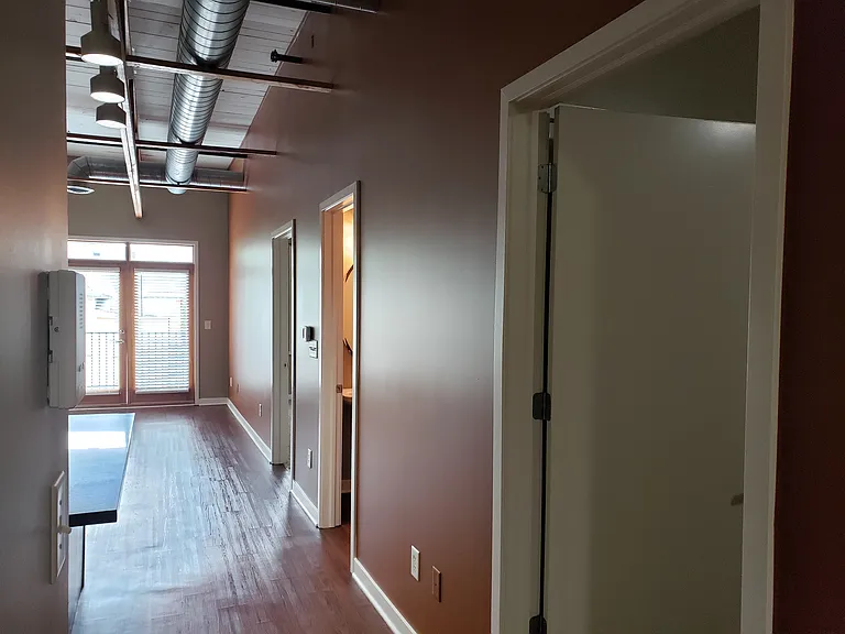 510 E 9th St #204 — Photo 3