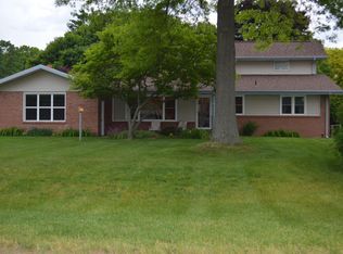 2265 Shiawasee Ln, Stevensville, MI 49127