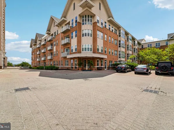 23 Pierside Dr Unit 312, Baltimore, MD 21230