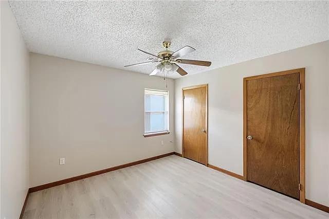 2 bed, 1.0 bath, 1000 sqft, $1,200 — Photo 3