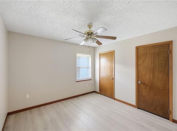 3rd image of 223 S 4th St