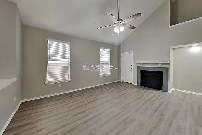3 bed, 2.0 bath, 2008 sqft, $2,625 — Photo 3