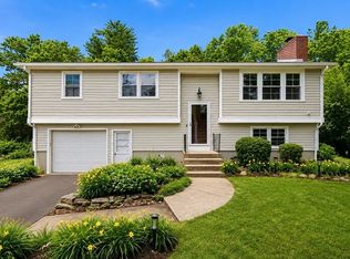 23 Phelps St, Easthampton, MA 01027