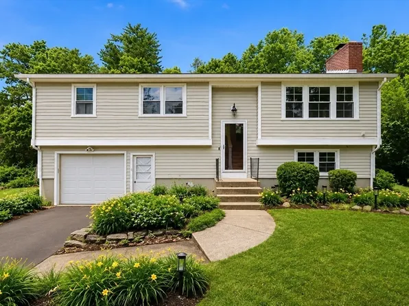 23 Phelps St, Easthampton, MA 01027