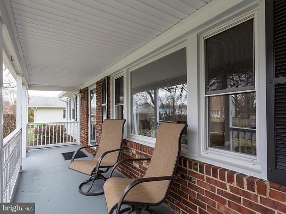 3rd image of 12808 Middleton Ln