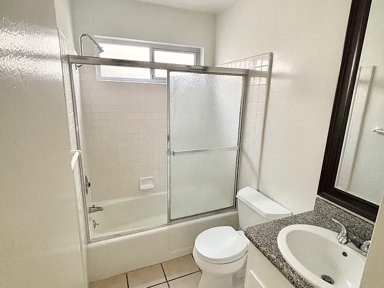 266 S El Molino Ave — Photo 9