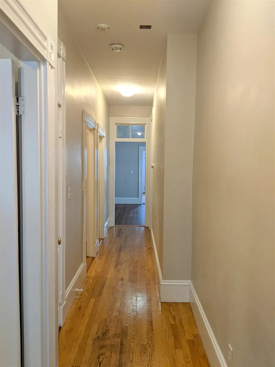 Building Photo - 10 Park Ave #1