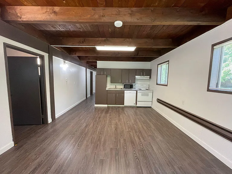 204 Dennis Way — Photo 14