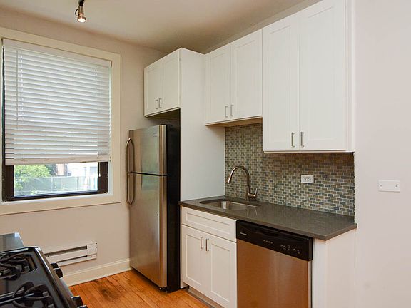 4th image of 2325 N Rockwell St APT 1B