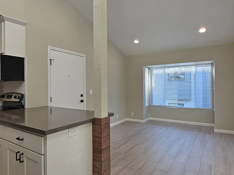 2222 I St #12 — Photo 6