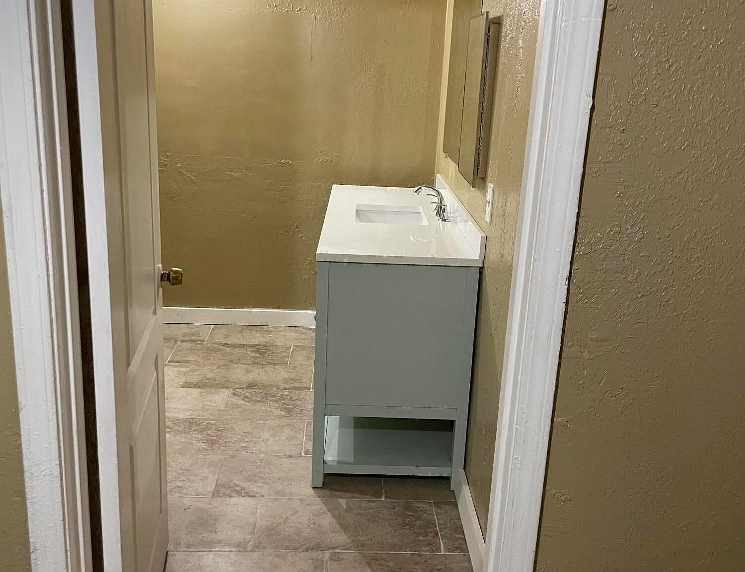 3 bed, 2.0 bath, 1106 sqft, $1,380 — Photo 4