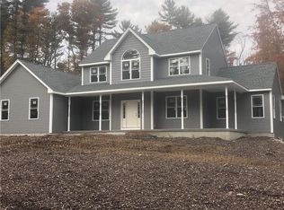 5 Elaine Dr, Hope Valley, RI 02832