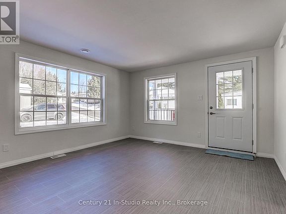 4th image of 35 Sussex Sq