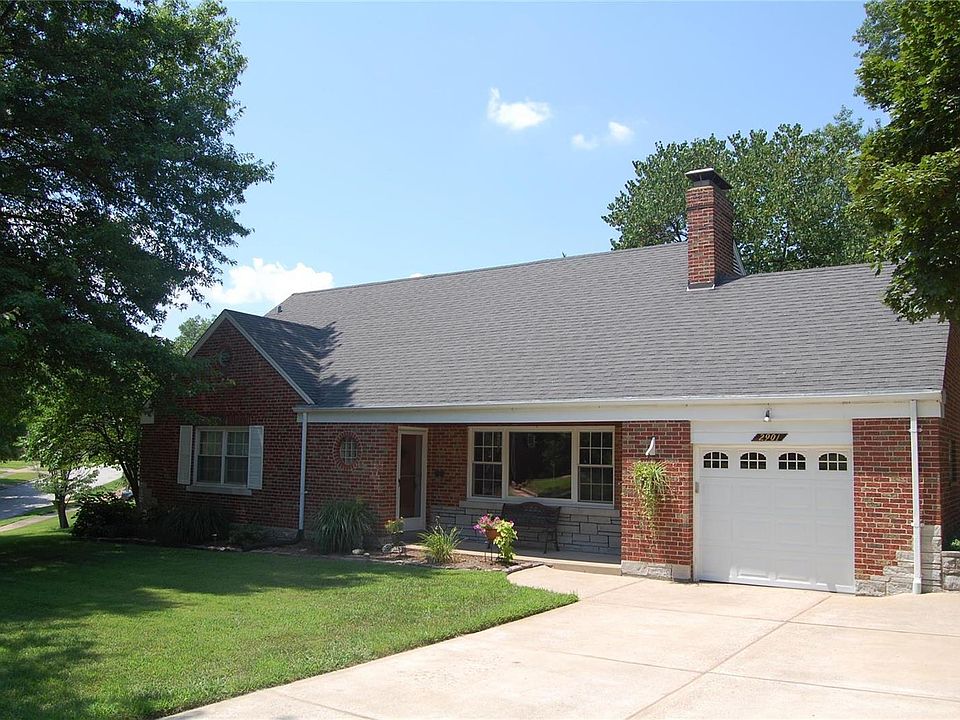 1st image of 2901 Hatherly Dr