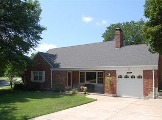 2901 Hatherly Dr, Saint Louis, MO 63121