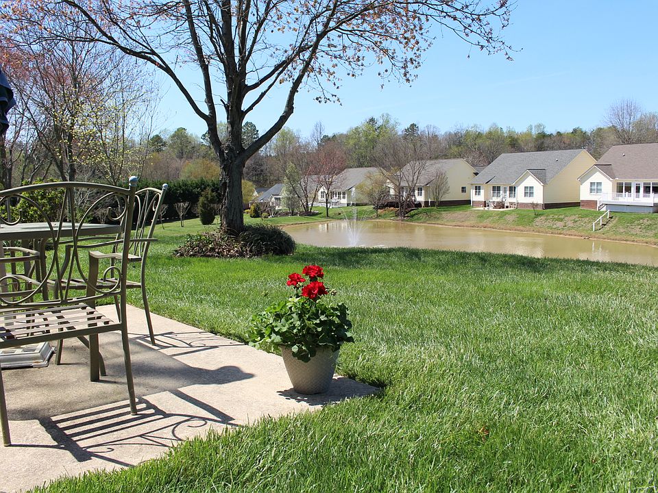 Patio View of Fountain/Water
