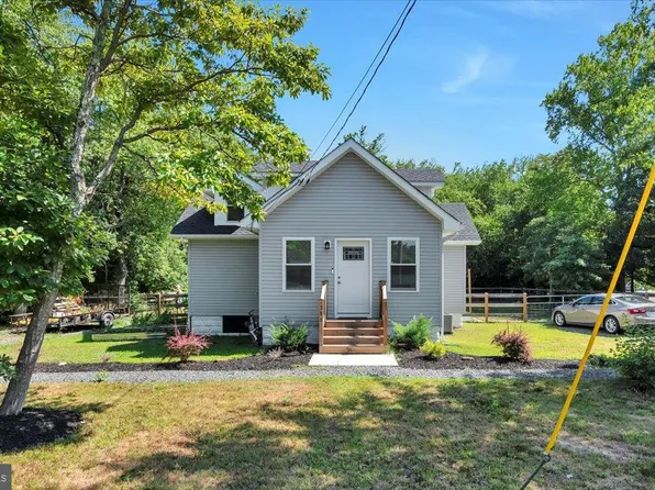 395 Lakehurst Rd, Browns Mills, NJ 08015