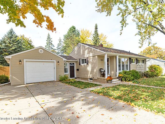 2nd image of 1018 W Colonial Park Dr