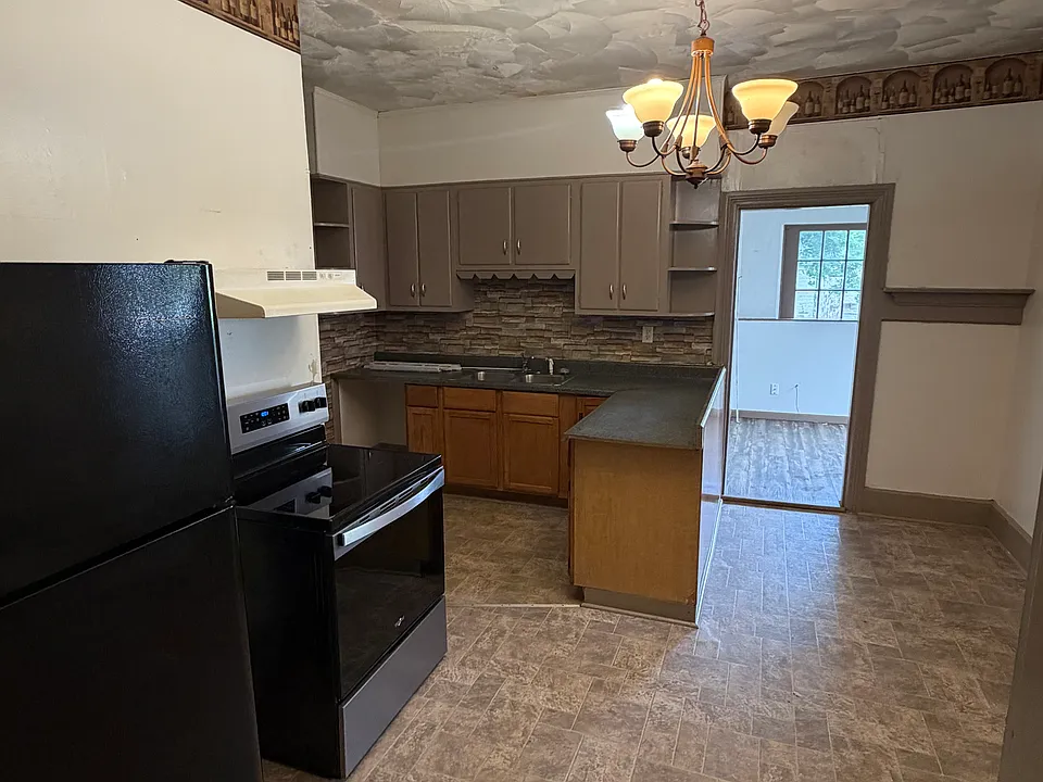 78 E York St #2