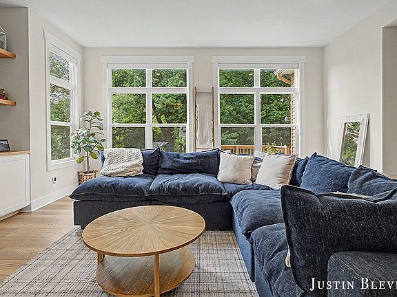 4th image of 3362 Eagle Peak Ct