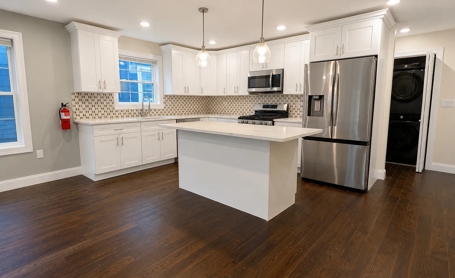 5 bed, 2000 sqft, $5,750 — Photo 4