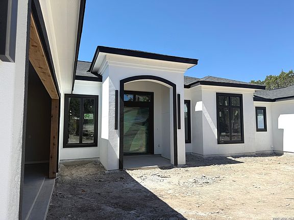 3rd image of 189 Mustang Lane