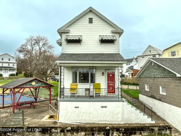 38 Prince St, Nanticoke, PA 18634