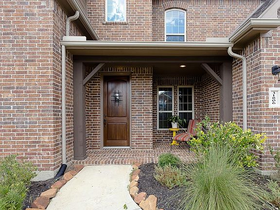 2nd image of 31806 Cary Douglas Dr