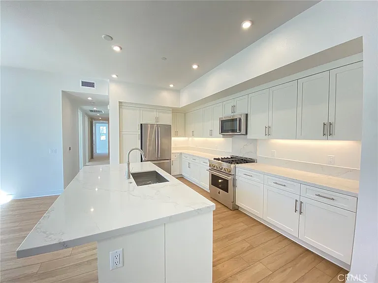 1110 Urbana St — Photo 11