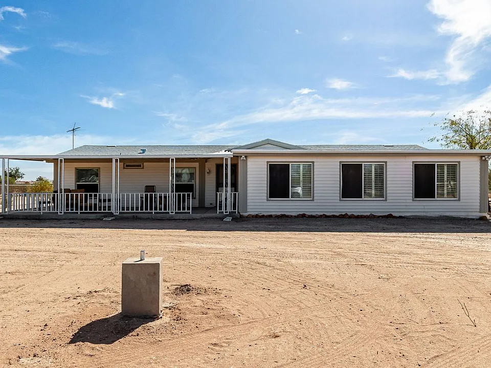 16697 W Hopi Dr