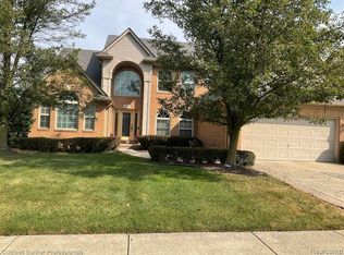 21485 Waverly Dr, Macomb, MI