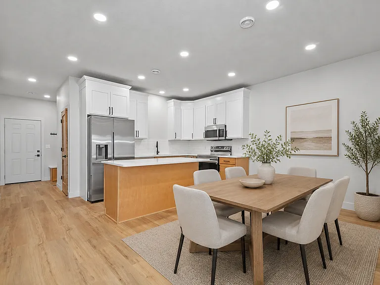 622 W Matthew Trl — Photo 27