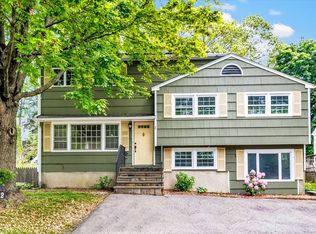 112 Sunset Ave, Fairfield, CT 06824