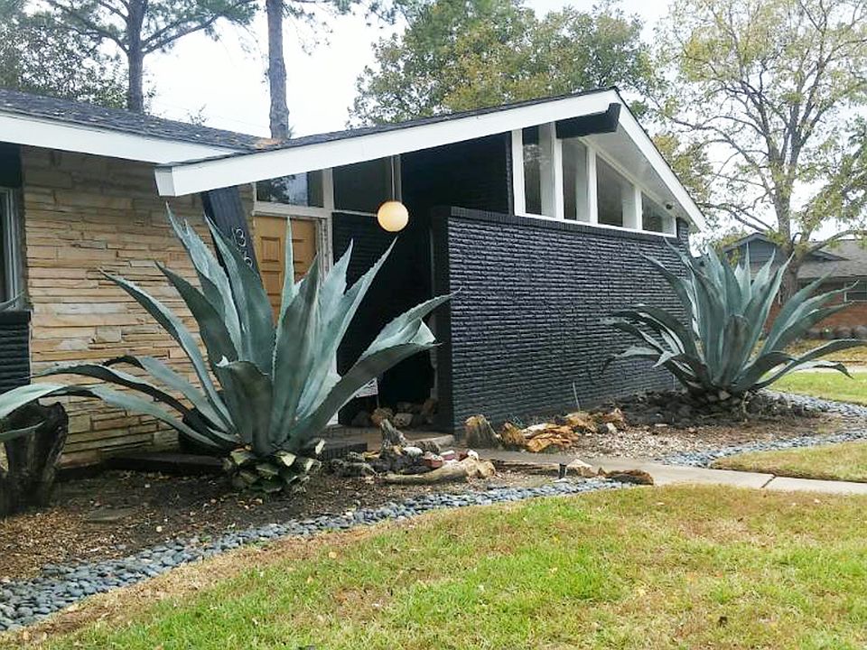 1st image of 3611 Woodvalley Dr