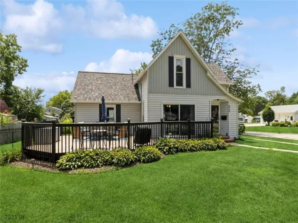 902 E Court Ave, Winterset, IA 50273