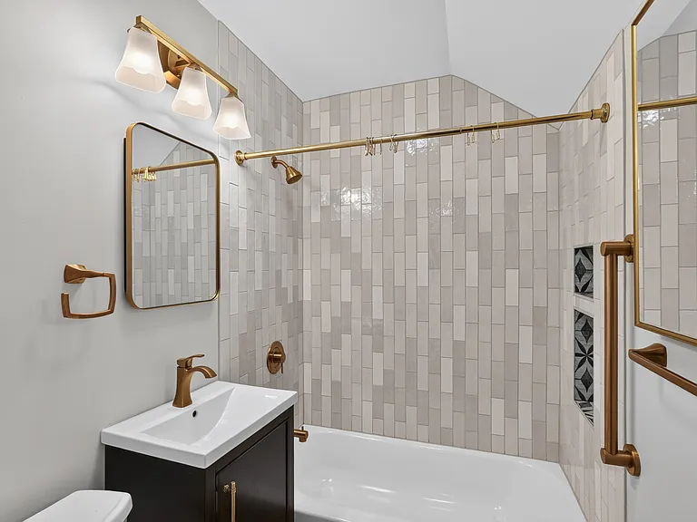 2804 63rd Ave — Photo 28