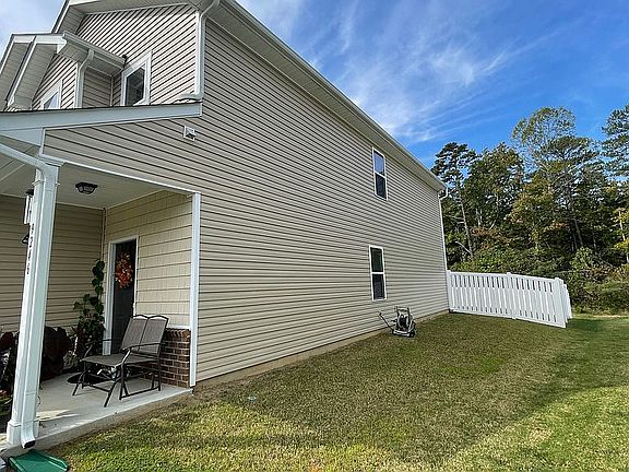 3rd image of 9246 Magnolia Lily Ave