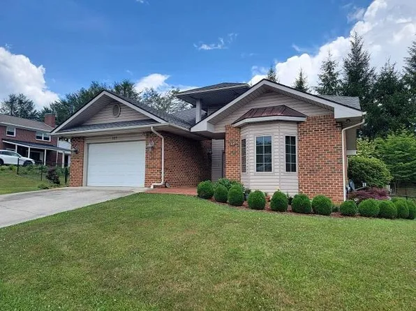 103 Magnolia Ct, Galax, VA 24333