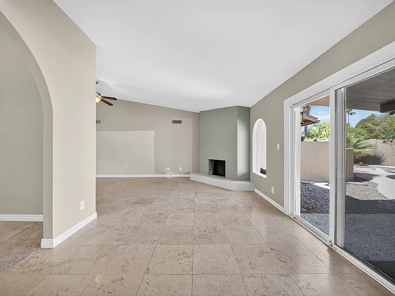 12414 N 60th St — Photo 17