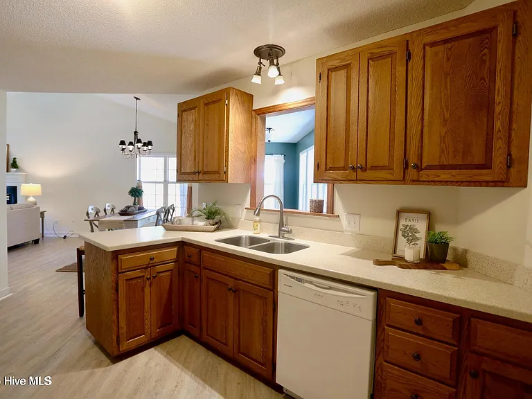 265 Longleaf Dr — Photo 10