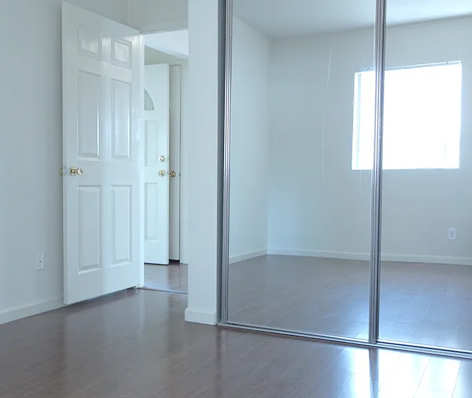 4426 Prospect Ave — Photo 8