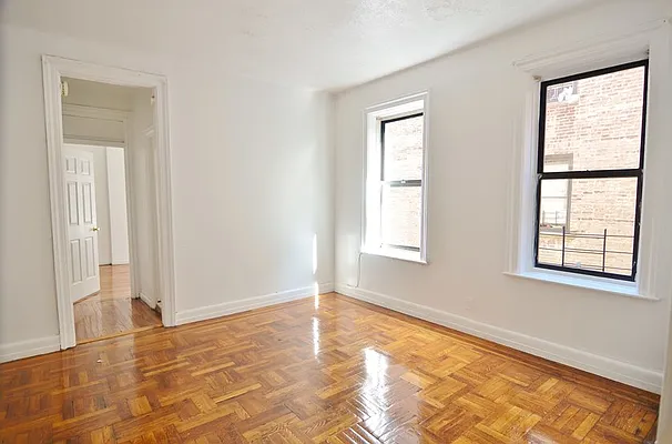 Rented by Park Property Advisors | media 1