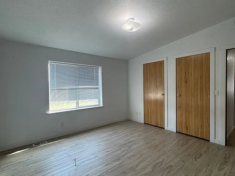 408 Alpine Dr — Photo 12