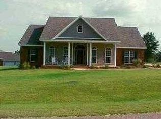 594 McRae Rd, Deatsville, AL 36022