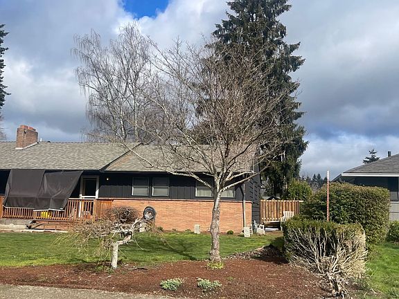 3rd image of 423 Manbrin Dr N