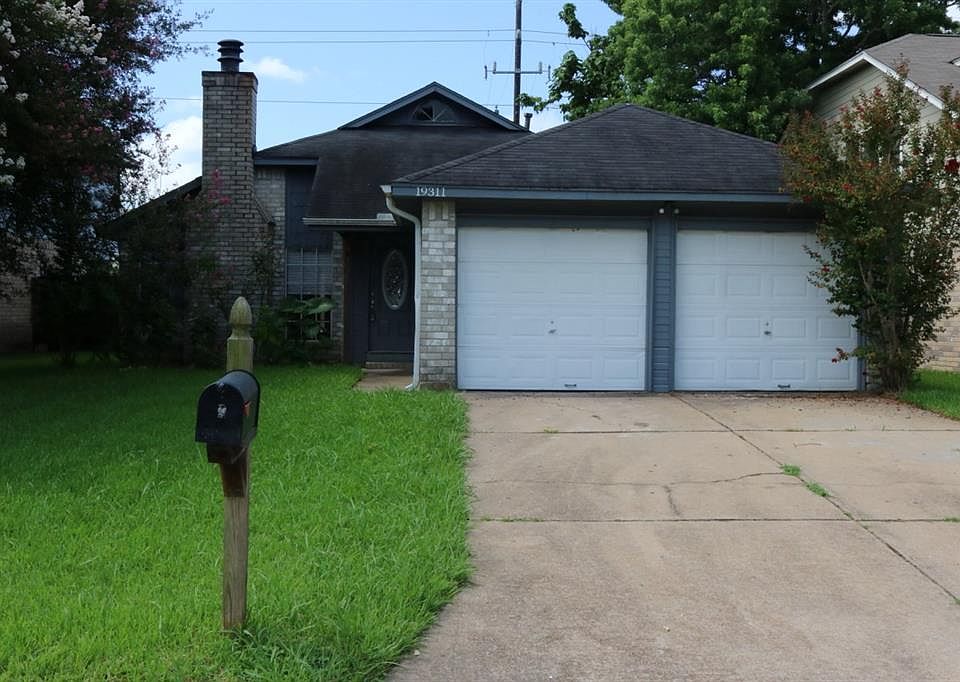 1st image of 19311 Coppervine Ln