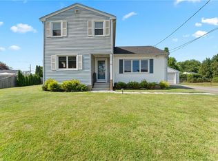 10 Philips Ave, Middletown, RI 02842