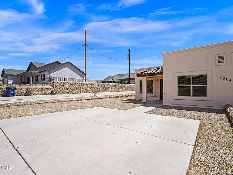 8804 Eclipse St #B — Photo 2