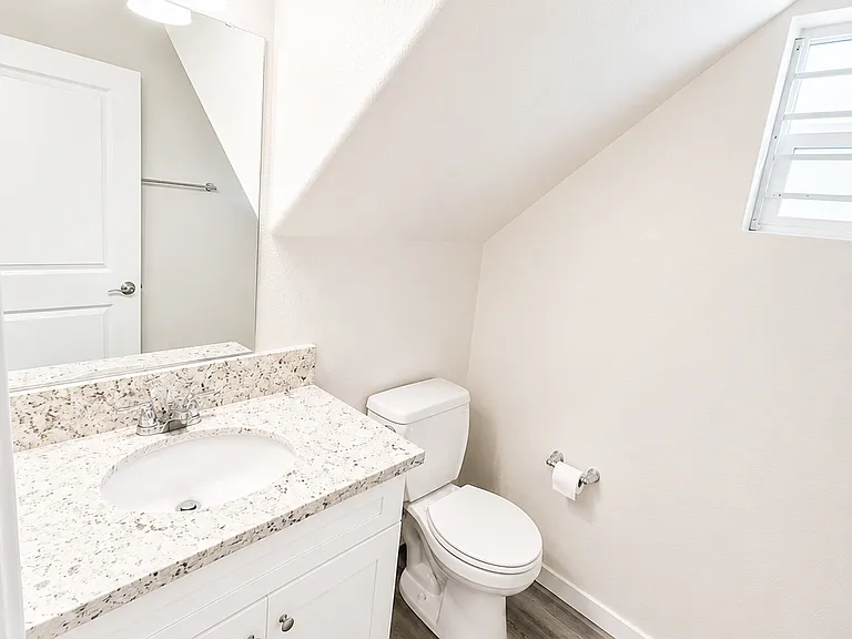 9 Lake House Ct — Photo 22
