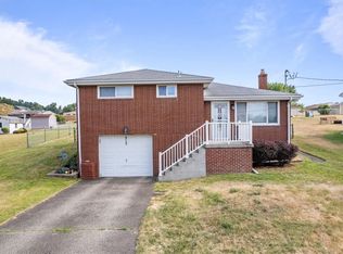 912 McGovern Rd, Houston, PA 15342